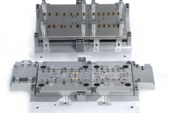 Folgeverbundwerkzeug-in-modularer-Bauweise-2-teilig
